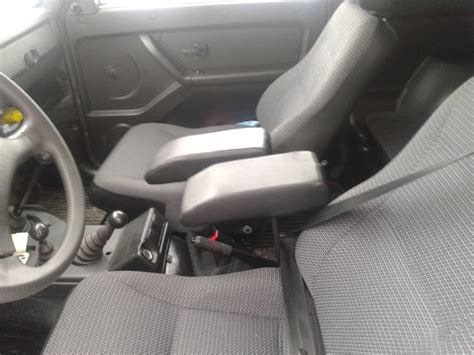 Подлокотники — Lada 4x4 3D, 1,7 л, 2014 года | аксессуары | DRIVE2