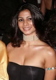 Tanisha Tamil Hot Actress