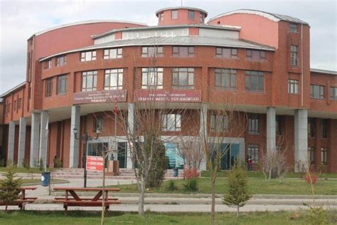 Dumlupınar Üniversitesi Tavşanlı Meslek Yüksekokulu Ne Nerede