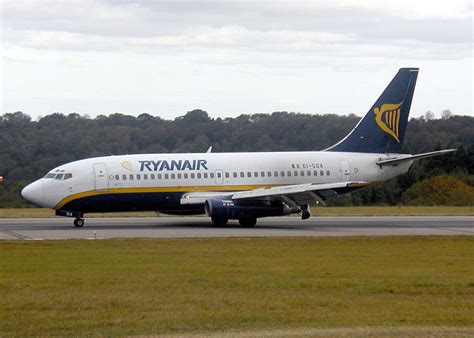 File Ryanair B737 750pix  Wikipedia