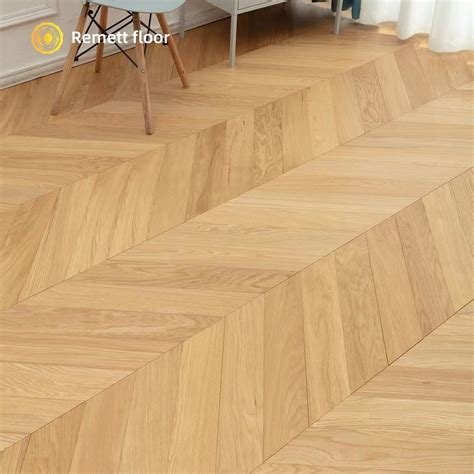 Wire Brushed Woodfloor Light Gray Quartz Color Chevron Flooring