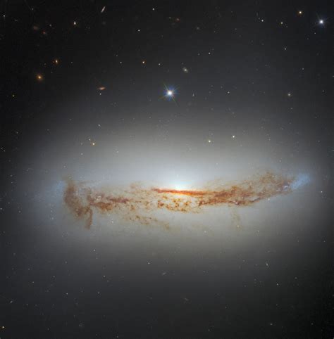 Hubble Views A Galaxy With An Active Black Hole NASA Science