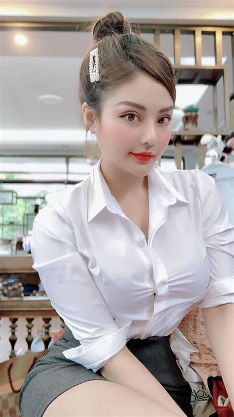 Sau 1 năm Trâm Anh và các hot girl World Cup thay đổi chóng mặt