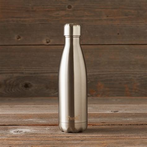 This Water Bottle Keeps Your Drinks Cold For Hours And Hot For Airows
