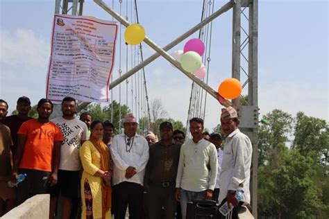 कृष्णपुर ९ मा मेयर ओझाले गरे झोलुङ्गे पुलको उद्घाटन En Nepal