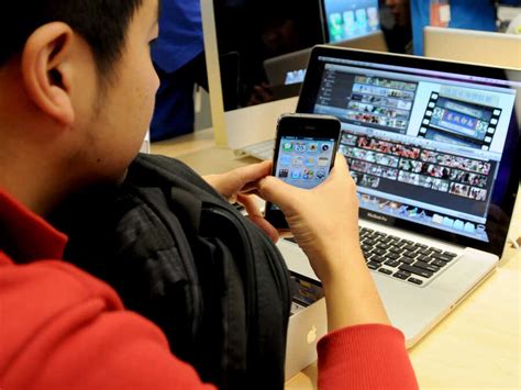 Chinese Internet Use Surges Past 450 Million People In 2010 The Two