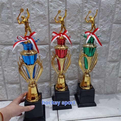 Jual Trophy Piala Bulu Tangkis Badminton Isi Pcs Model B