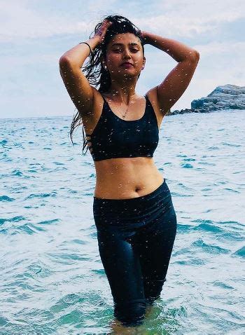 Prajakta Mali Top Hot And Beautiful Pics In Sari