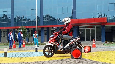 Belajar Safety Riding Dengan Menyenangkan Ala Ahm