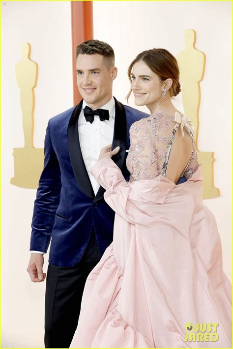 Allison Williams & Fiance Alexander Dreymon Kiss on Oscars 2023 Red ...