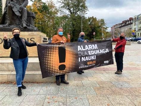 Nie Dla Czarnka Protest W Kielcach Kod Wi Tokrzyskie