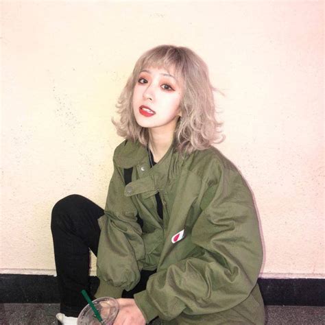 Hot girl sinh năm 1999 nhuộm tóc liên tục trong 5 năm và không có ý định dừng lại