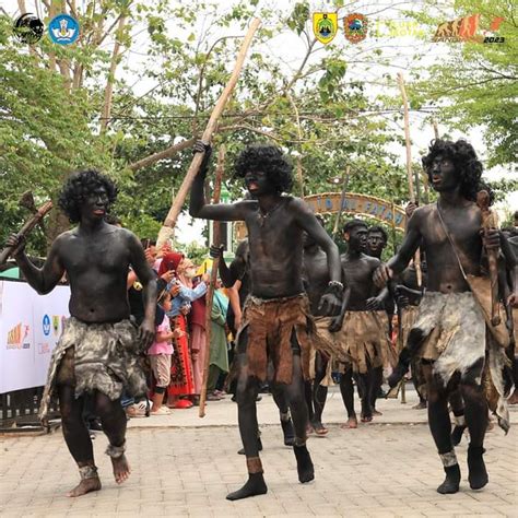 Kirab Karnaval Budaya Sangiran 2023