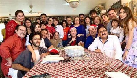 Kapoor Family Tree : Raj kapoor family with parents, wife, son ...