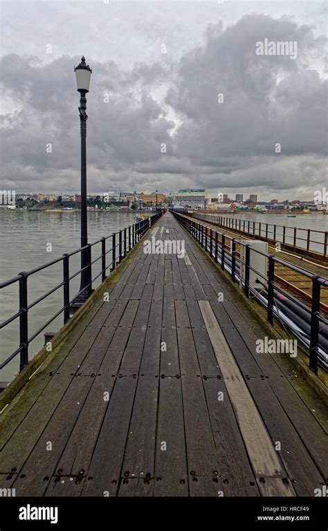 Southend Pier, The Longest Pier in the World, Southend-on-Sea, Essex ...