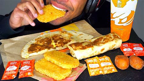 ASMR TACO BELL BREAKFAST BURRITO QUESADILLA HASH BROWNS CHEESE EATING