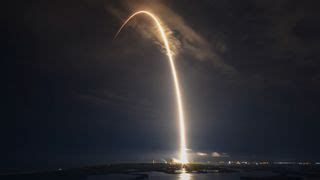 SpaceX lights up the skies with midnight Starlink launch | Space