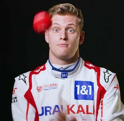 Pin de Lanie Lloyd en Mick Schumacher Fórmula 1 Chicos famosos Bae