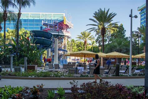 A first taste of Palm Breeze Bar, Disneyland's newest restaurant