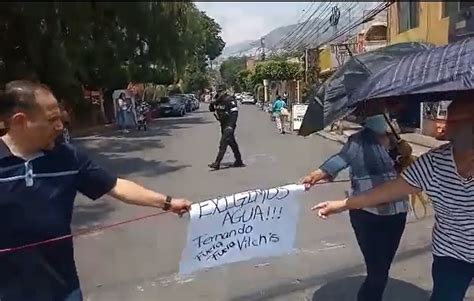 Falta De Agua En Edomex Vecinos De Ecatepec Bloquean Avenida Tras