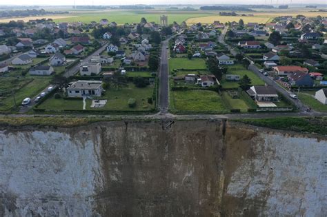 Canicules pénuries d eau inondations comment la France va s adapter