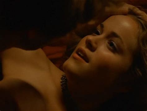 Multi Delphine Brodeur Pascale Montpetit L Invention De L Amour Ca Nude