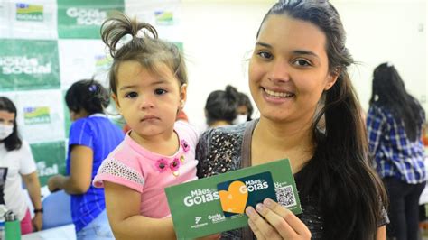 Força tarefa entrega cartões do Mães de Goiás em Goiânia Notícias de