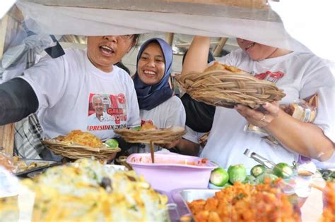 KST Jabar Berikan Bantuan Dan Borong Dagangan UMKM Di Kabupaten Garut