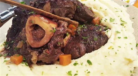 Ossobuco a la cacerola con puré de papas Cocineros Argentinos