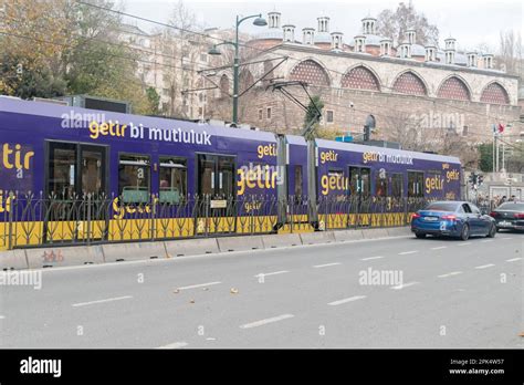 Trasporto Pubblico Di Istanbul Fotos Und Bildmaterial In Hoher