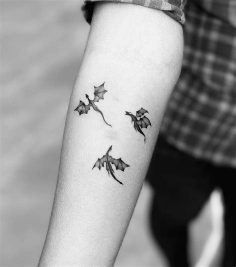 33+ Enticing Black Dragon Tattoos to pull you into the void!