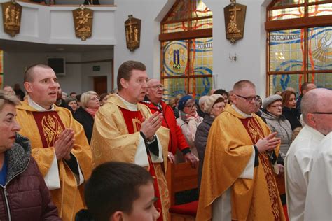 Triduum Paschalne Fotorelacja Parafia W Katarzyny W Dzia Dowie