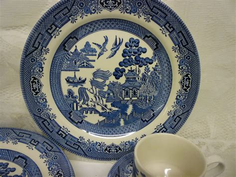 Vintage Churchill China Blue Willow Dinnerware Four Plates