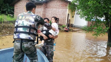 暴雨袭击！赣州军分区出动民兵赶赴一线救援腾讯新闻