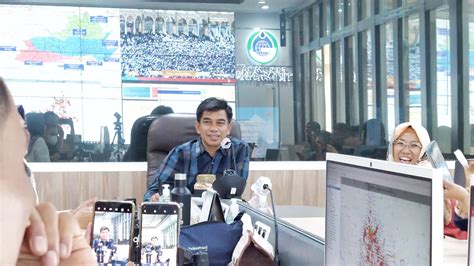 Atasi Keluhan Pelanggan Perumda Tirtawening Garap Proyek Besar Di