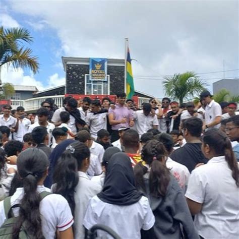 Stream Le Collège Royal De Curepipe Saccroche à Sa Première Place