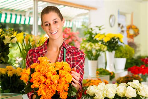 Why Using A Florist For A Wedding Is Wise You Re The Bride