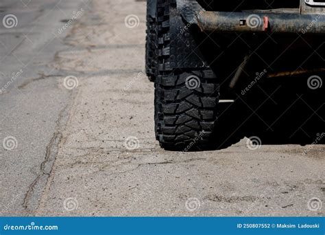 ruedas motrices modernas foto de archivo imagen de superficie