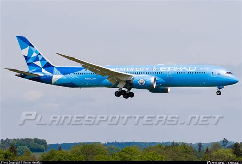 A Bnd Etihad Airways Boeing Dreamliner Photo By Yannic Hamilos