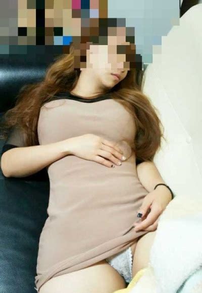 곤히 잠든 여친 제보 글래머인듯하네요 제가 가서 박 Tumbex