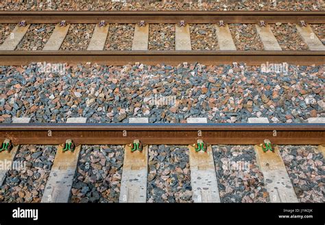 Linee Ferroviarie O Binari Ferroviari Immagini E Fotografie Stock Ad