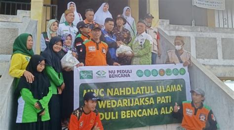 MWC NU Wedarijaksa Peduli Banjir Salurkan 500 Paket Sembako