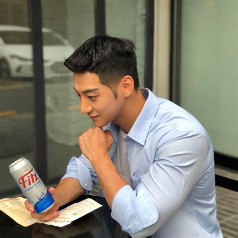 Hot boy lai Mỹ Hàn sở hữu body 6 múi săn chắc cùng gương mặt đẹp trai hoàn hảo