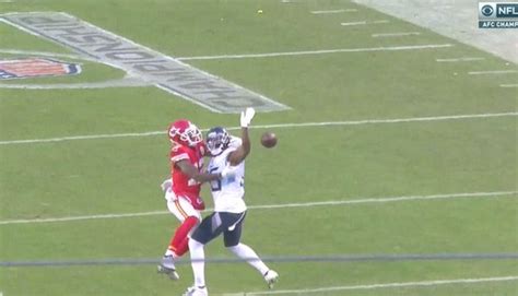 Video Questionable Pass Interference Call Helps Chiefs Against Titans