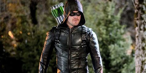 Stephen Amell Aborda Retorno Como Arqueiro Verde No DC TV