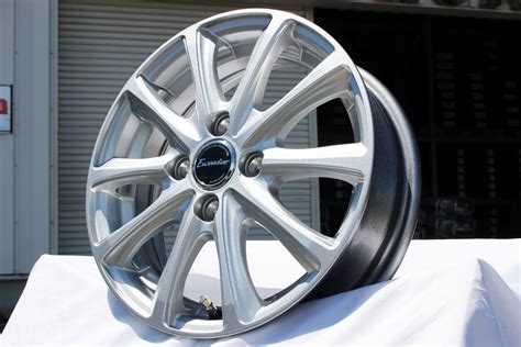 HOT STUFF Exceeder E04 14インチが大量入荷しました冬支度はお早めに 株式会社タイヤスクエアミツヤ