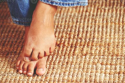 right foot itching myth 6