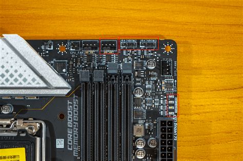 微星Z690 DDR4刀锋钛首发开箱不仅颜值高供电 M 2都超给力 主板