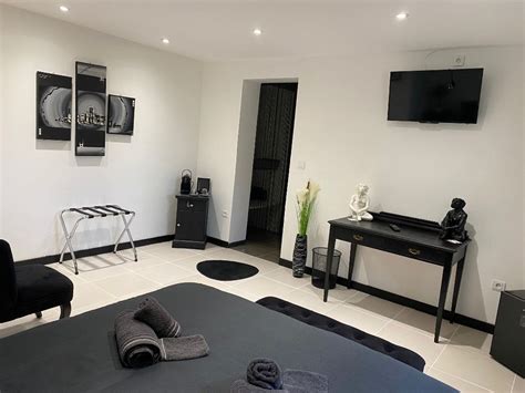 La Villa Rouge Gay Men Et Naturiste Sainte Maxime