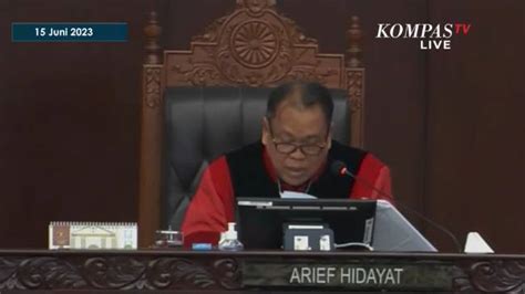 Arief Hidayat Sebut Pilpres 2024 Hiruk Pikuk Cawe Cawe Kepala Negara